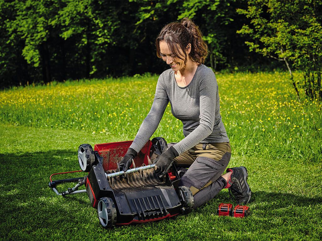 Einhell scarifier store and aerator